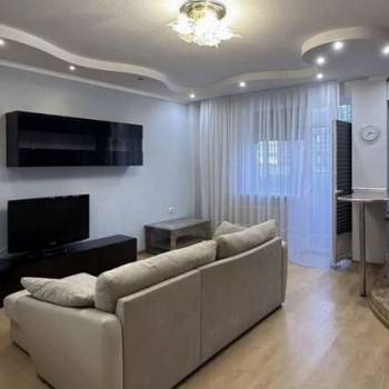 Продается 1-комнатная квартира, 45 м²