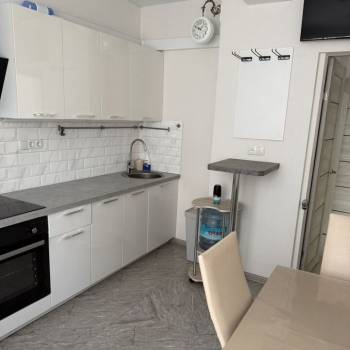 Продается 1-комнатная квартира, 35 м²