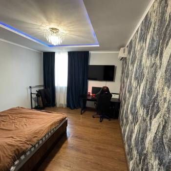 Продается 1-комнатная квартира, 40 м²