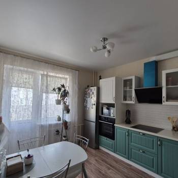 Продается 1-комнатная квартира, 38 м²