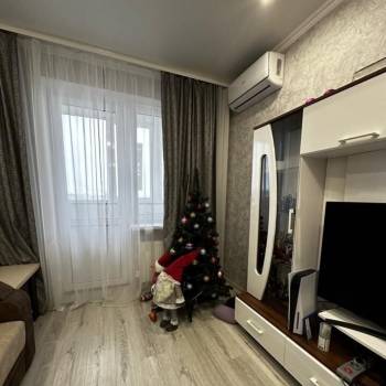 Продается 1-комнатная квартира, 35 м²
