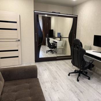 Продается 1-комнатная квартира, 42,3 м²