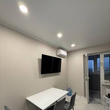 Продается 1-комнатная квартира, 42 м²