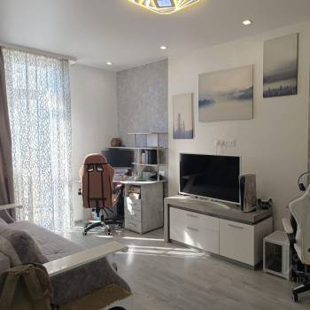 Продается 1-комнатная квартира, 35 м²