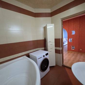 Продается Многокомнатная квартира, 69,8 м²