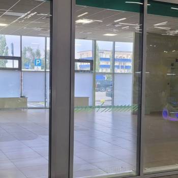 Сдается Нежилое помещение, 180 м²