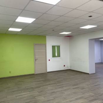 Сдается Нежилое помещение, 136 м²
