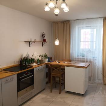 Сдается 2-х комнатная квартира, 76 м²