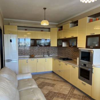 Продается 2-х комнатная квартира, 72,7 м²