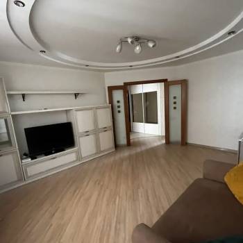 Сдается 1-комнатная квартира, 56 м²