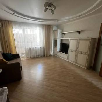 Сдается 1-комнатная квартира, 56 м²