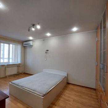 Сдается 1-комнатная квартира, 50 м²