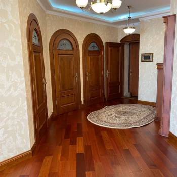 Сдается 2-х комнатная квартира, 104 м²