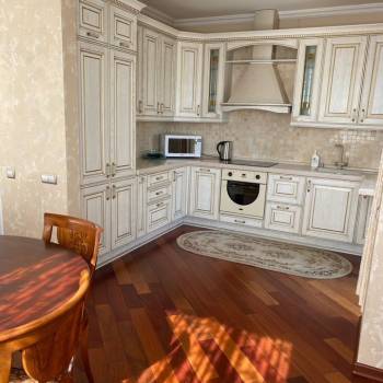 Сдается 2-х комнатная квартира, 104 м²