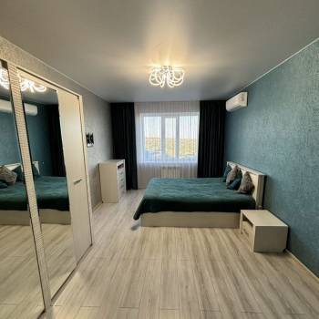 Продается 1-комнатная квартира, 43 м²