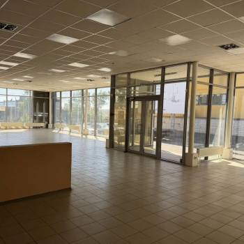 Сдается Нежилое помещение, 293 м²
