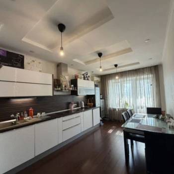 Продается 2-х комнатная квартира, 83 м²