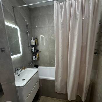 Сдается 2-х комнатная квартира, 65 м²