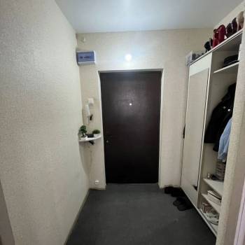 Продается 1-комнатная квартира, 38 м²