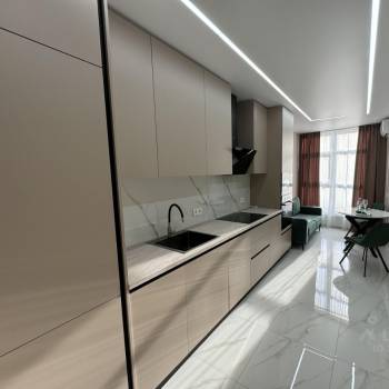 Продается 1-комнатная квартира, 42 м²