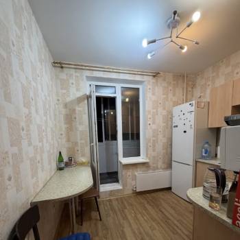 Сдается 1-комнатная квартира, 38 м²