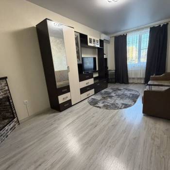 Сдается 1-комнатная квартира, 53 м²