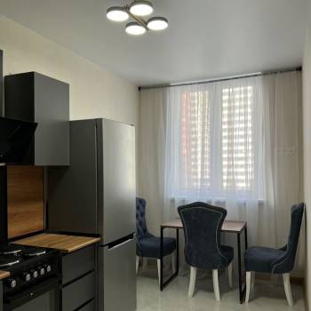 Сдается 1-комнатная квартира, 43 м²
