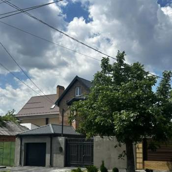 Продается Дом, 180 м²