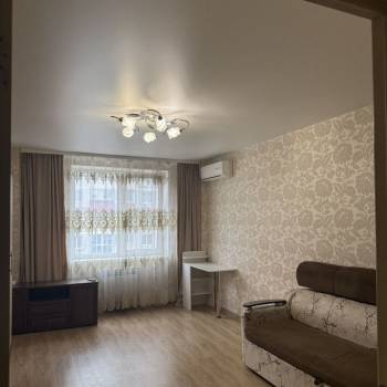 Сдается 1-комнатная квартира, 42 м²