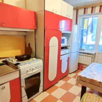 Продается 1-комнатная квартира, 37 м²