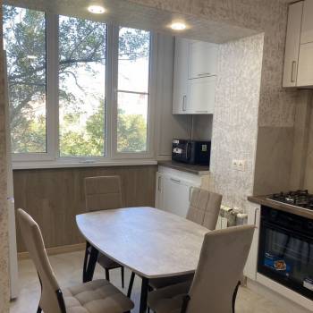 Сдается 1-комнатная квартира, 49,8 м²