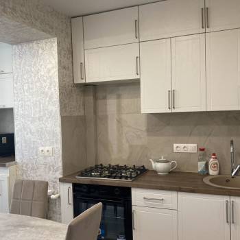 Сдается 1-комнатная квартира, 49,8 м²