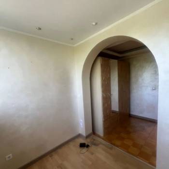 Продается Многокомнатная квартира, 77,7 м²