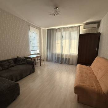 Сдается 1-комнатная квартира, 39 м²