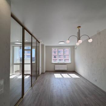Продается 1-комнатная квартира, 47,3 м²