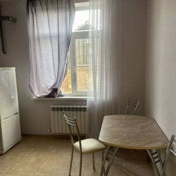 Сдается 1-комнатная квартира, 40 м²