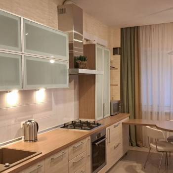 Сдается Многокомнатная квартира, 130 м²