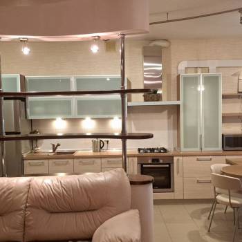 Сдается Многокомнатная квартира, 130 м²