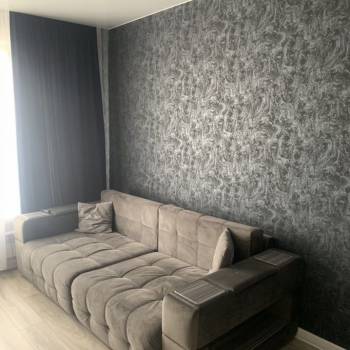 Продается 1-комнатная квартира, 37 м²