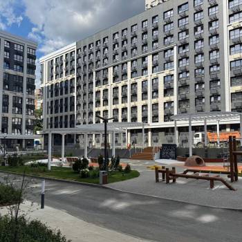 Продается 1-комнатная квартира, 60 м²