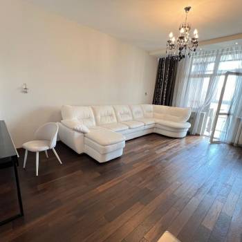 Сдается 1-комнатная квартира, 60 м²