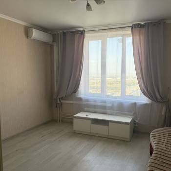 Сдается 1-комнатная квартира, 42 м²