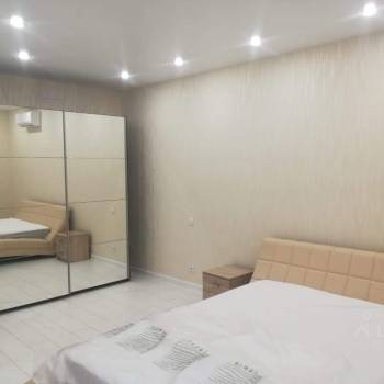 Сдается Многокомнатная квартира, 100 м²