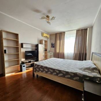 Сдается 1-комнатная квартира, 43 м²