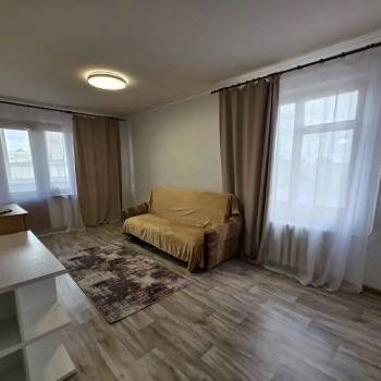 Сдается Многокомнатная квартира, 60 м²