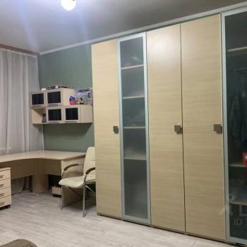 Продается 1-комнатная квартира, 76,9 м²