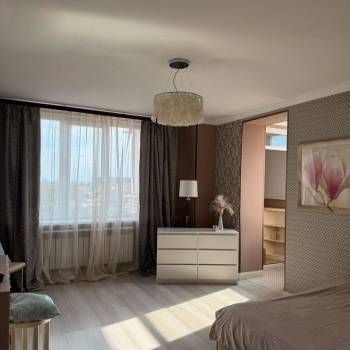 Сдается 1-комнатная квартира, 53 м²