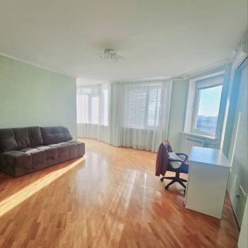 Сдается 2-х комнатная квартира, 76 м²