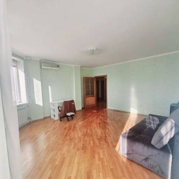 Сдается 2-х комнатная квартира, 76 м²