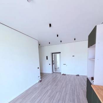 Продается 1-комнатная квартира, 40 м²